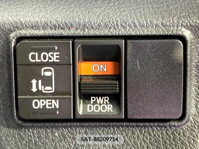 Toyota SIENTA 2016-05 314632-3