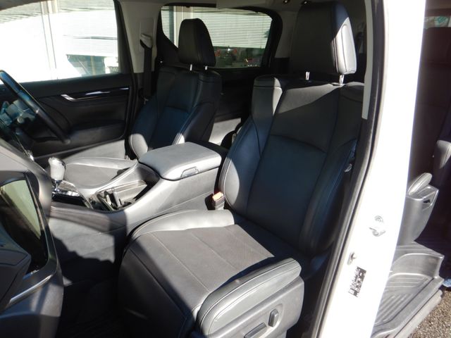 Toyota ALPHARD HYBRID 2019-10 27176-17