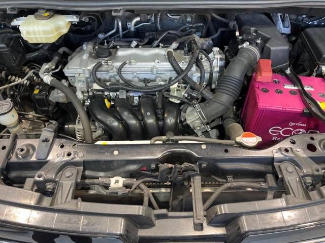 Toyota VOXY 2015-12 185716-18