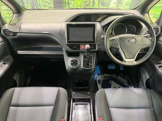 Toyota VOXY 2015-12 185716-1