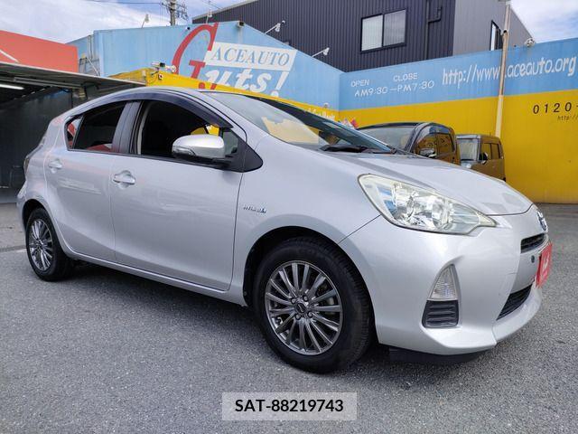 Toyota AQUA 2012-06 356259-16