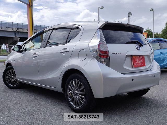 Toyota AQUA 2012-06 356259-4