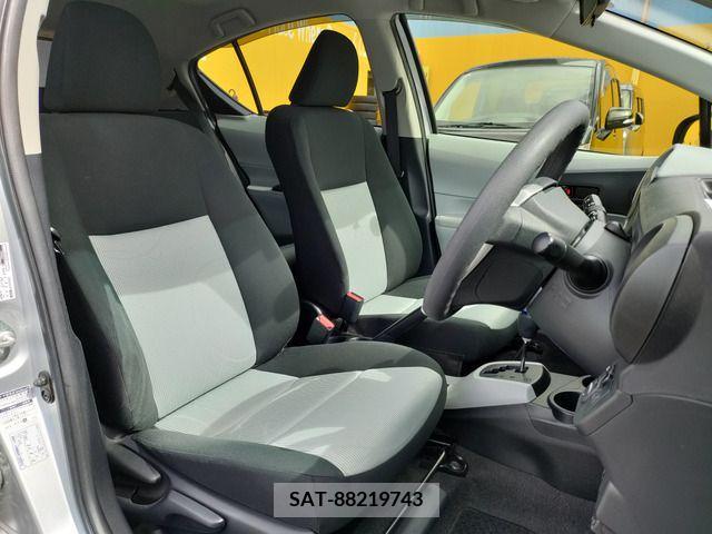 Toyota AQUA 2012-06 356259-6