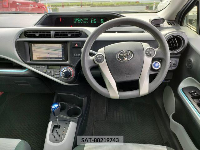 Toyota AQUA 2012-06 356259-7