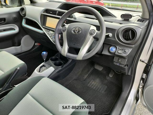 Toyota AQUA 2012-06 356259-5