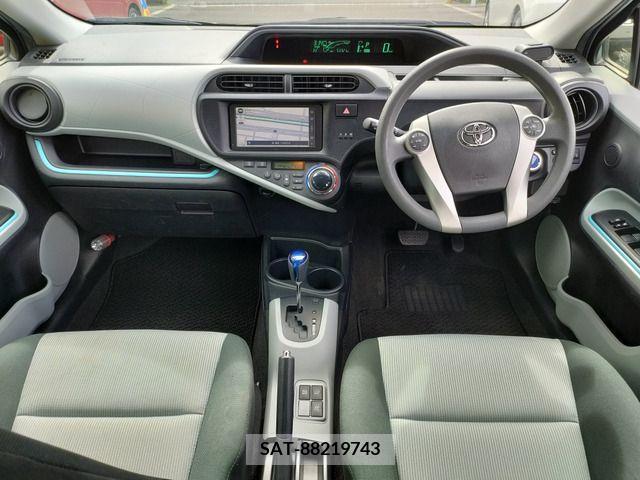 Toyota AQUA 2012-06 356259-8