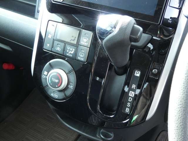 Daihatsu TANTO CUSTOM 2013-01 27975-4