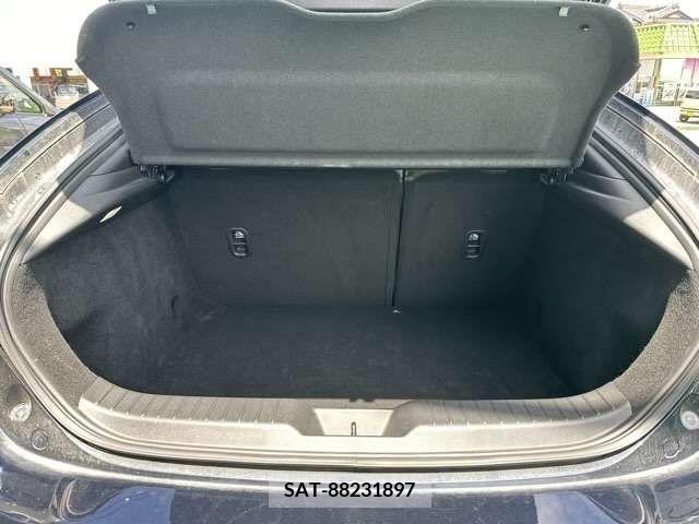 Mazda MAZDA3 2022-12 383692-6