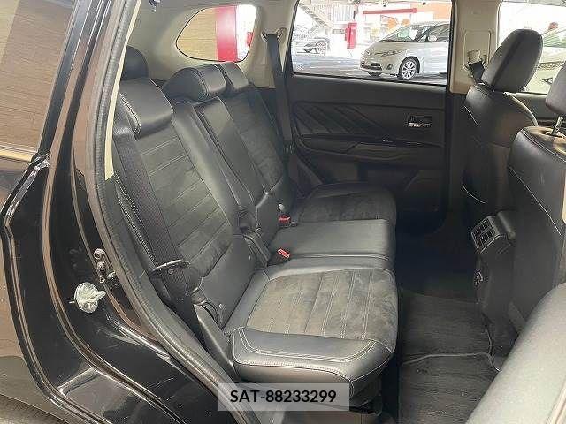 Mitsubishi OUTLANDER PHEV 2019-04 303571-8