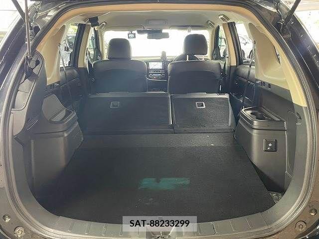 Mitsubishi OUTLANDER PHEV 2019-04 303571-19