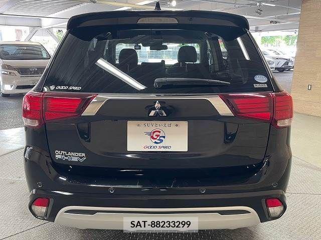 Mitsubishi OUTLANDER PHEV 2019-04 303571-18