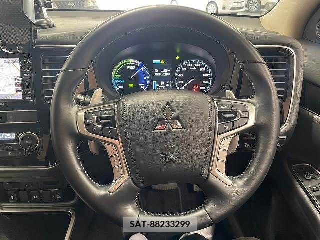 Mitsubishi OUTLANDER PHEV 2019-04 303571-15