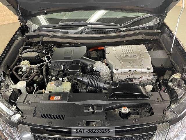 Mitsubishi OUTLANDER PHEV 2019-04 303571-13