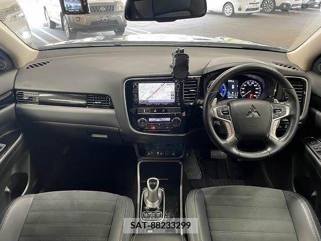 Mitsubishi OUTLANDER PHEV 2019-04 303571-1