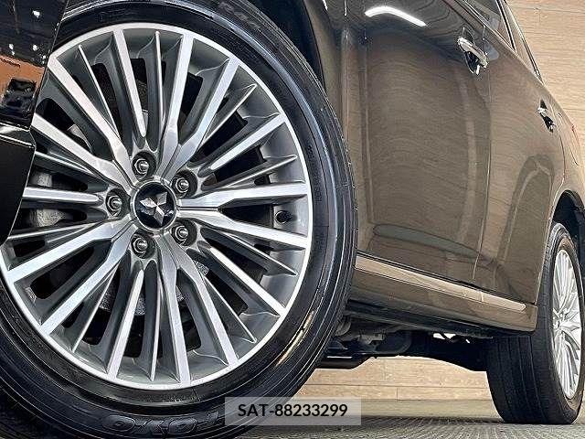 Mitsubishi OUTLANDER PHEV 2019-04 303571-10