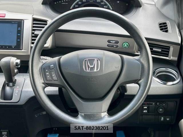 Honda FREED SPIKE 2015-03 302871-2
