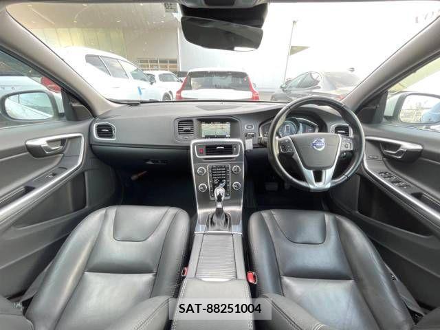 Volvo V60 2015-12 380034-1