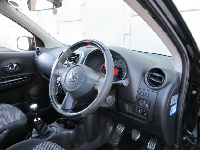 Nissan MARCH 2014-02 646-1