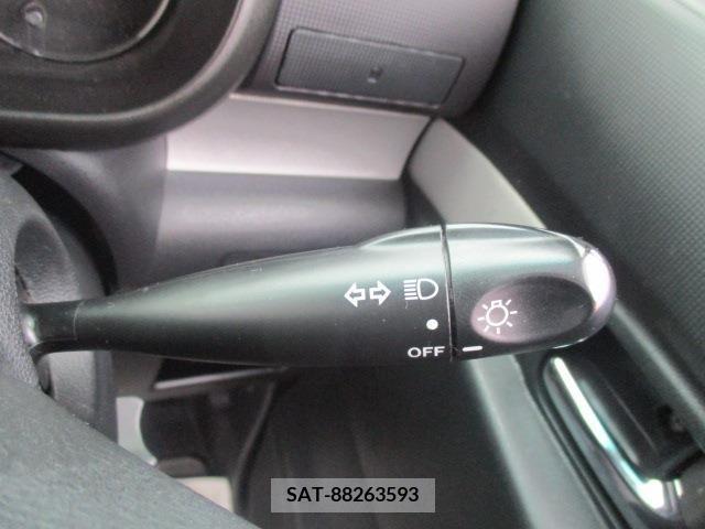 Daihatsu MOVE CONTE 2013-06 384503-11