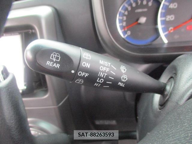 Daihatsu MOVE CONTE 2013-06 384503-10