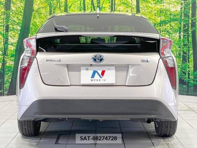 Toyota PRIUS 2016-10 366488-15