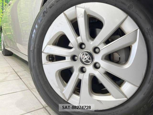 Toyota PRIUS 2016-10 366488-12