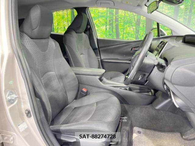 Toyota PRIUS 2016-10 366488-8