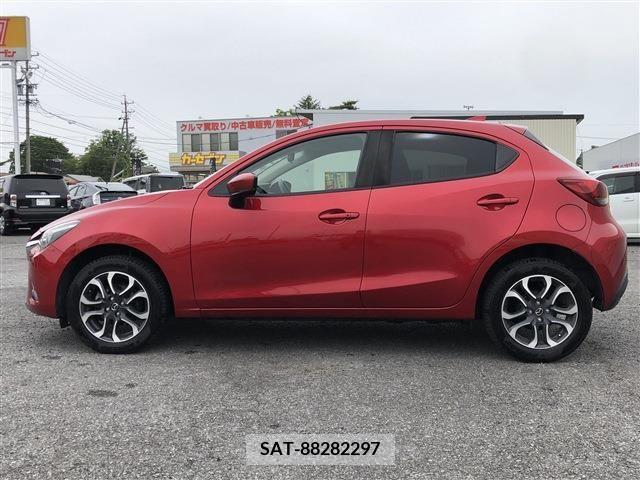 Mazda DEMIO 2017-04 296617-7