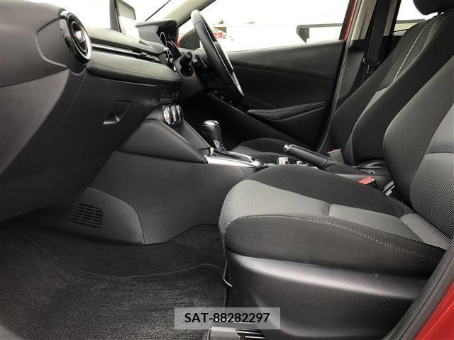 Mazda DEMIO 2017-04 296617-13