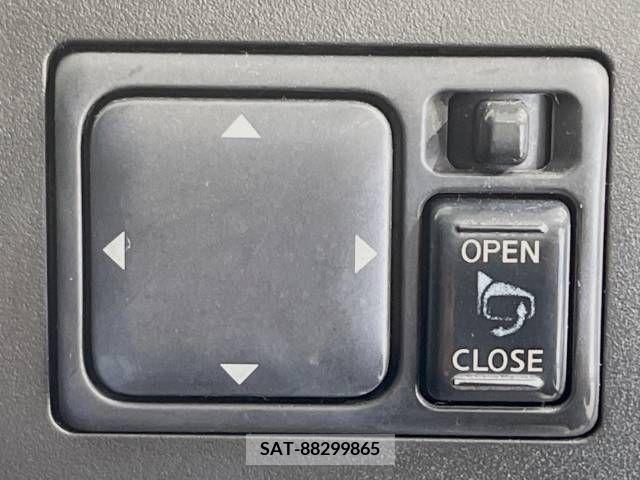 Nissan LAFESTA 2005-08 338882-7