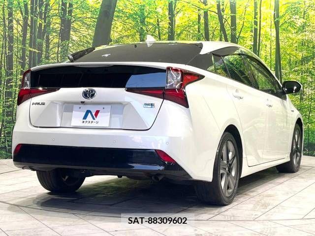 Toyota PRIUS 2019-03 220467-17