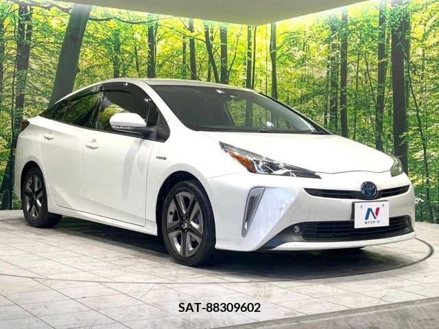 Toyota PRIUS 2019-03 220467-16