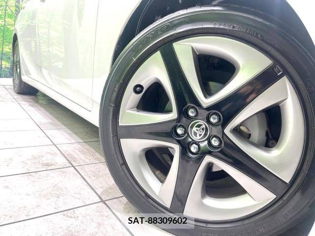 Toyota PRIUS 2019-03 220467-13