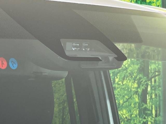 Toyota VOXY 2018-12 18311-4