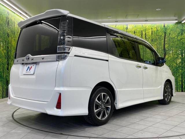 Toyota VOXY 2018-12 18311-17