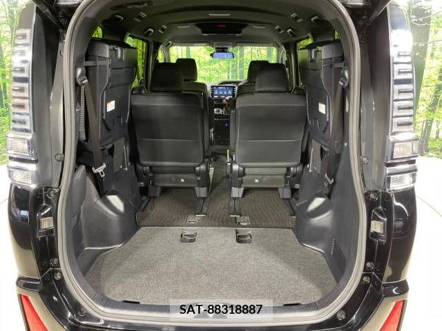 Toyota VOXY 2018-11 321605-11
