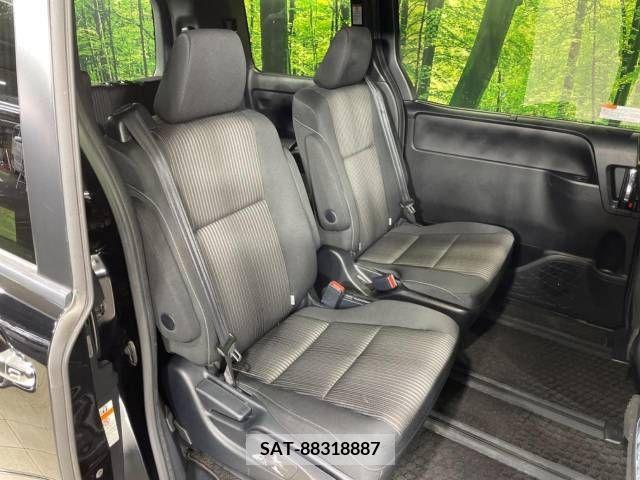 Toyota VOXY 2018-11 321605-9