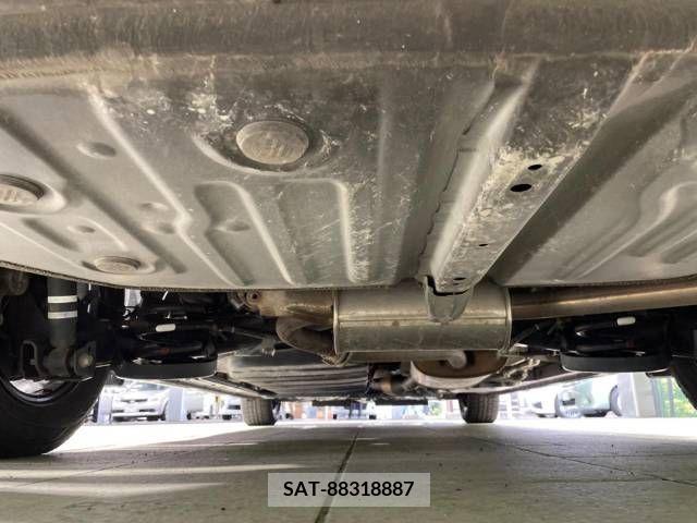 Toyota VOXY 2018-11 321605-19