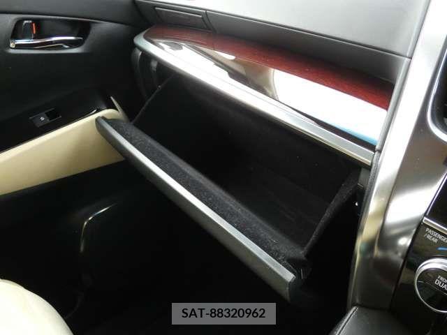 Toyota ALPHARD 2017-01 259246-19