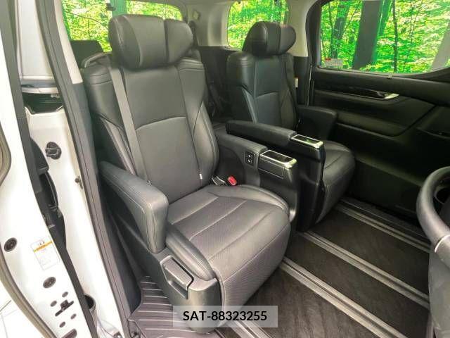 Toyota ALPHARD 2019-01 348351-9