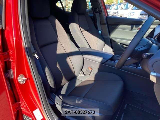 Mazda MAZDA3 2022-03 206544-4