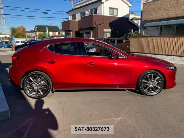 Mazda MAZDA3 2022-03 206544-26