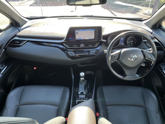 Toyota C-HR 2017-06 185279-4