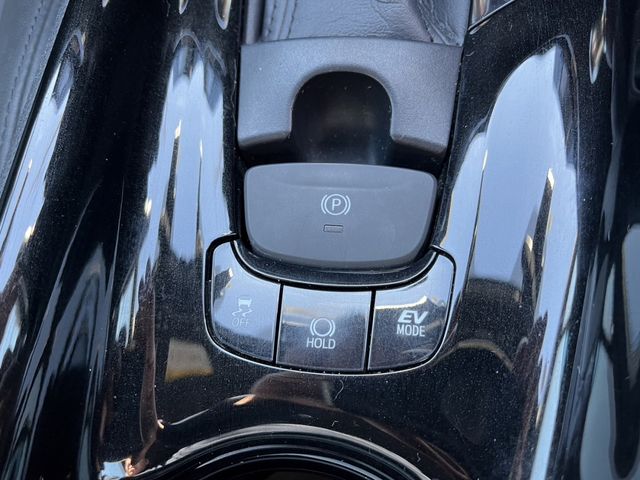 Toyota C-HR 2017-06 185279-15