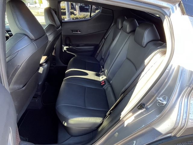Toyota C-HR 2017-06 185279-6