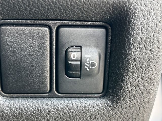 Toyota C-HR 2017-06 185279-20
