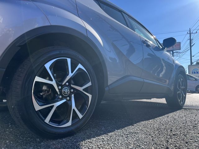 Toyota C-HR 2017-06 185279-3