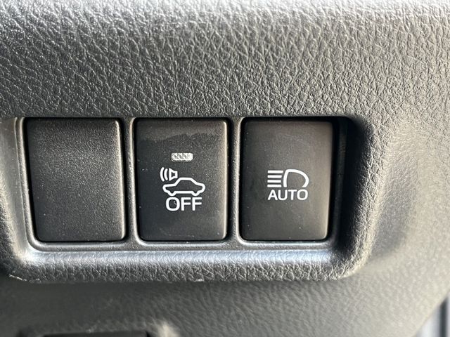Toyota C-HR 2017-06 185279-17