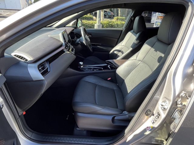 Toyota C-HR 2017-06 185279-5