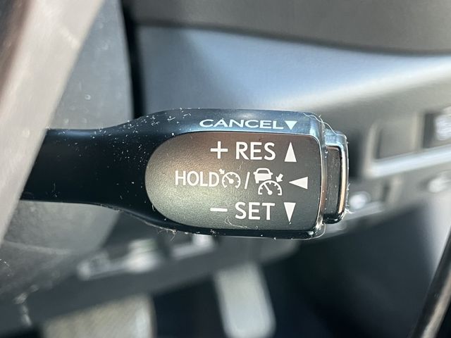 Toyota C-HR 2017-06 185279-16